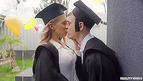 Blonde slut with a big ass gets banged in the backyard