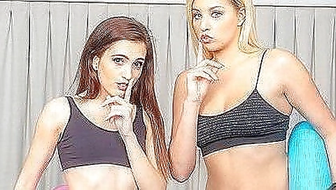 Horny teen babes get on vr and get a nice and deep blowjob