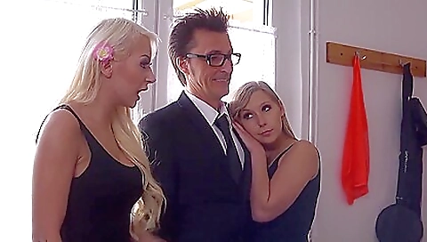 Blonde is having a threesome with her man in the ass