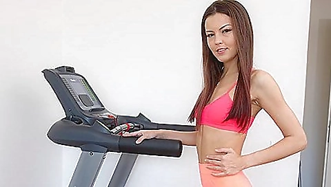 Cindy shine's skinny beauty gets fucked in vr porn