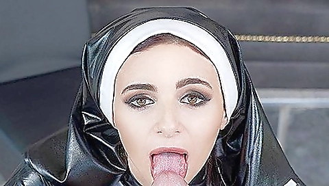 Sexy brunette with big tits and a big ass in vr porn