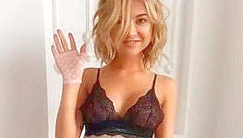 Sexy blonde with a tight body shows off her ass and pussy