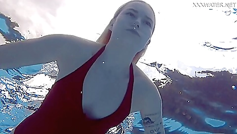 Finnich gets naked and shows off her big-assed body